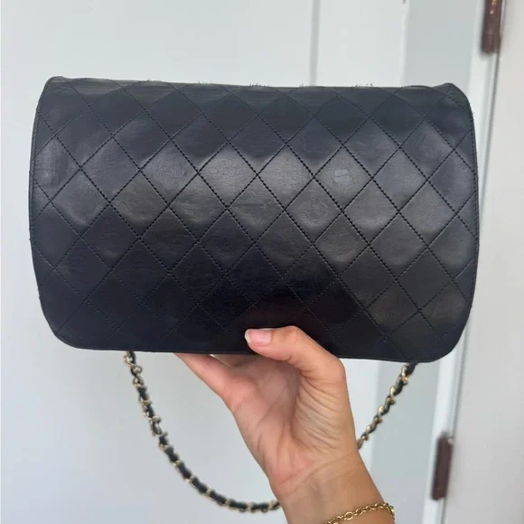 Vintage Chanel Classic Flap Bag Black Quilted Lambskin 24k Gold 1991–1994 - Picture 4 of 17